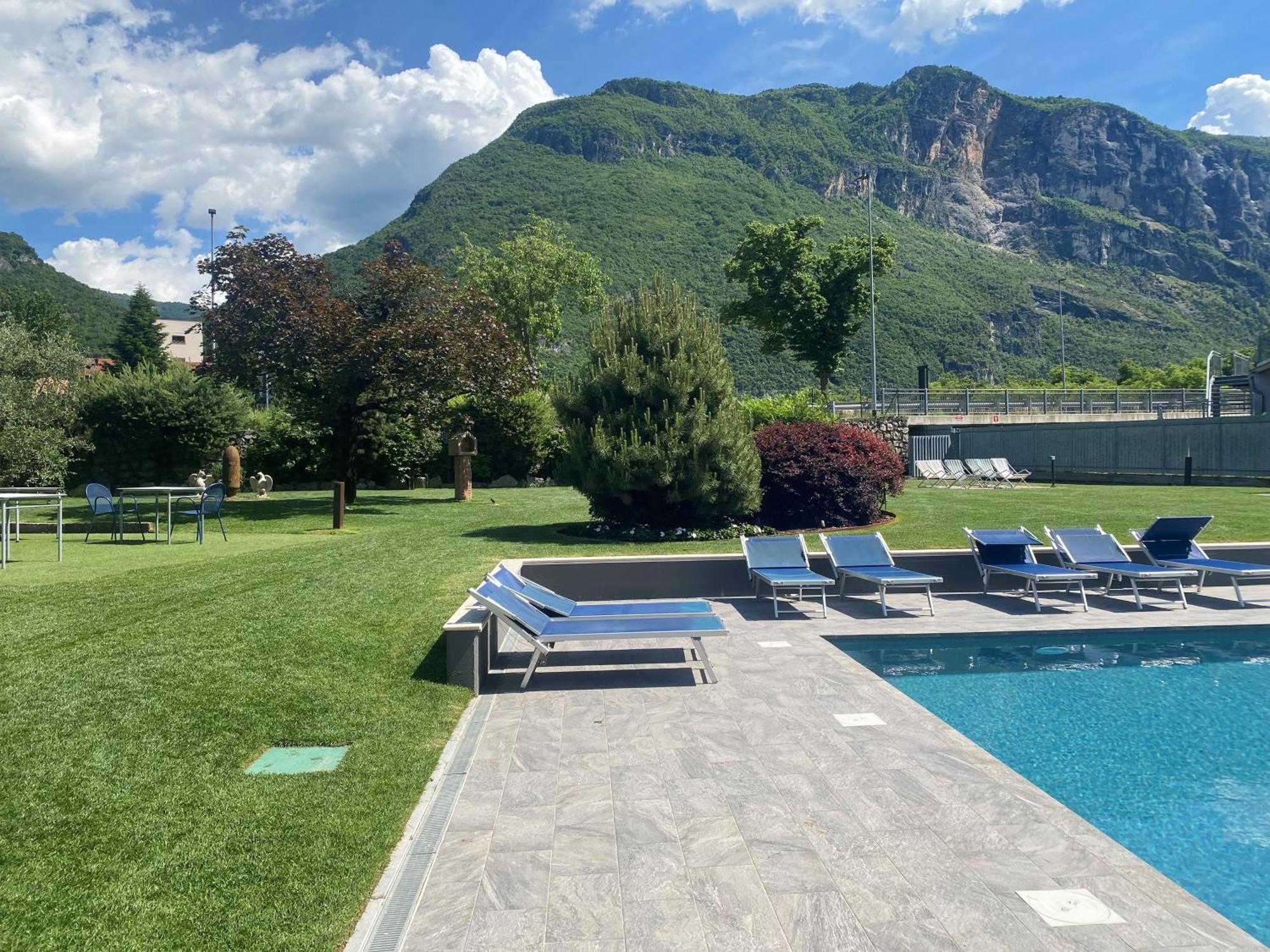Villaggio Hotel Aquila Calliano  Екстер'єр фото